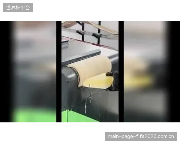 SNOWMONKEY北京旗舰店设立透明打蜡房，将智能涂覆过程转变为吸引顾客的零售新场景